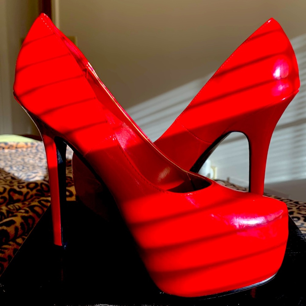 Sexy red pump